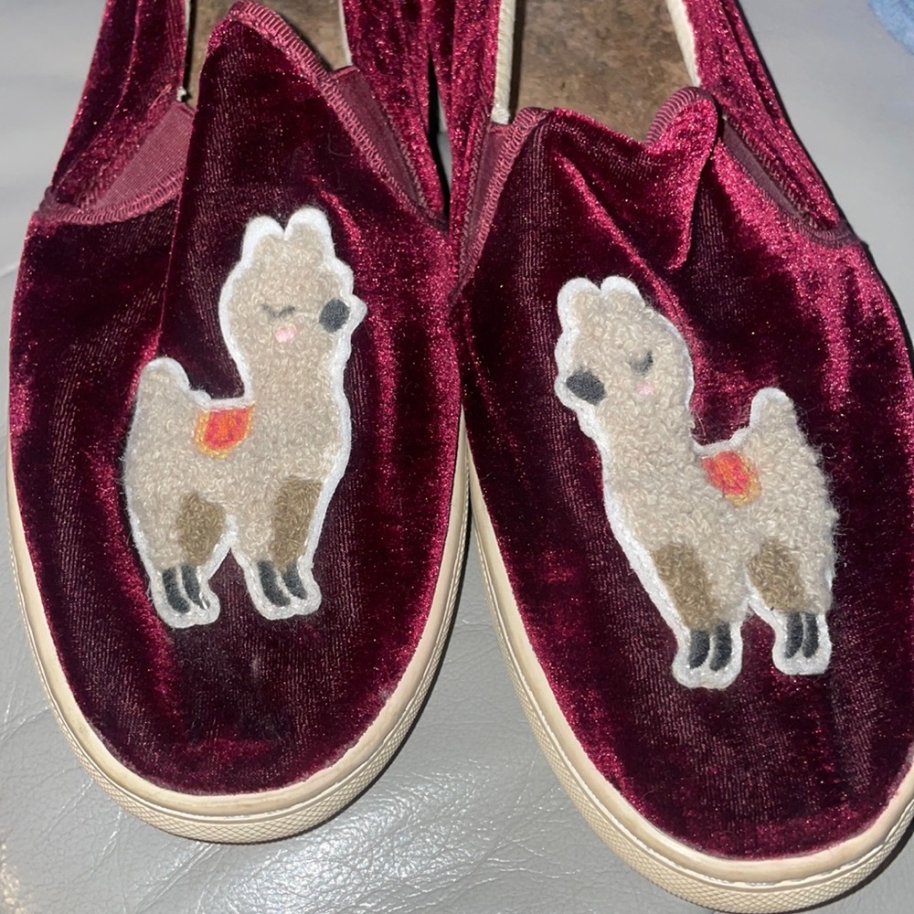 Llama velvet slip on soludos